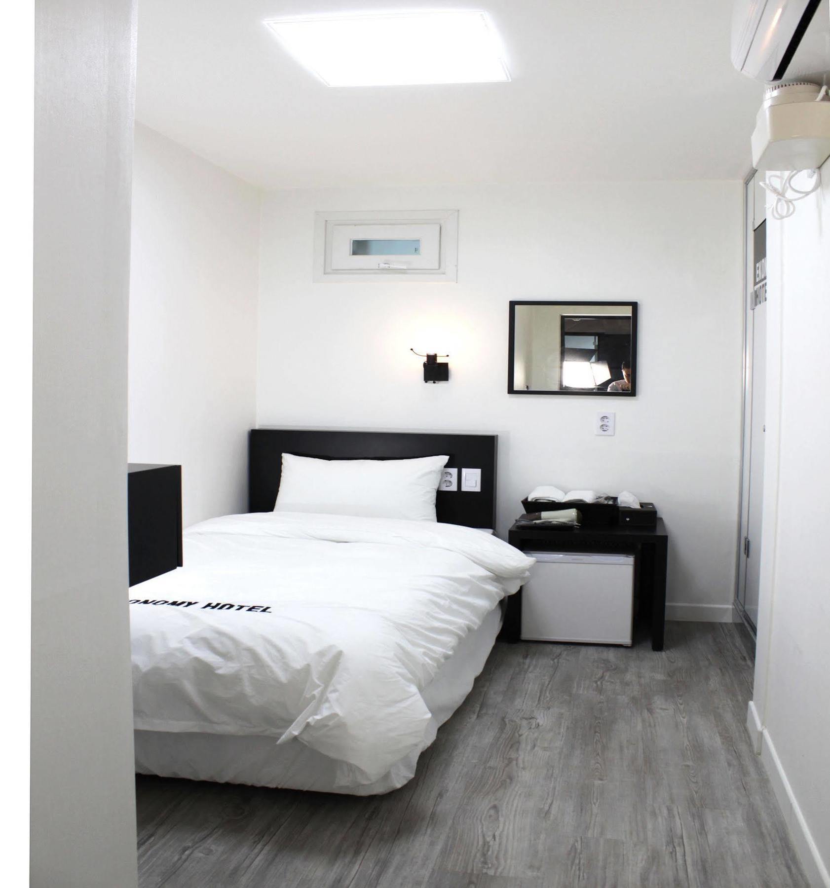 Ekonomy Hotel Dongdaemun Seul Dış mekan fotoğraf